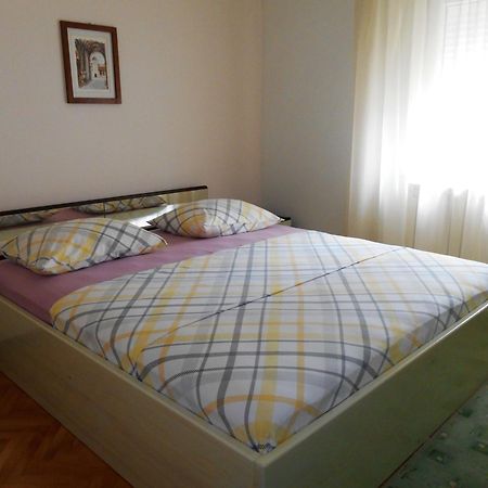 Apartments Bresan Trogir Exterior photo