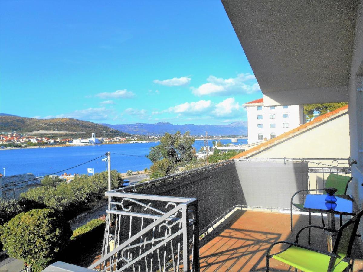 Apartments Bresan Trogir Exterior photo
