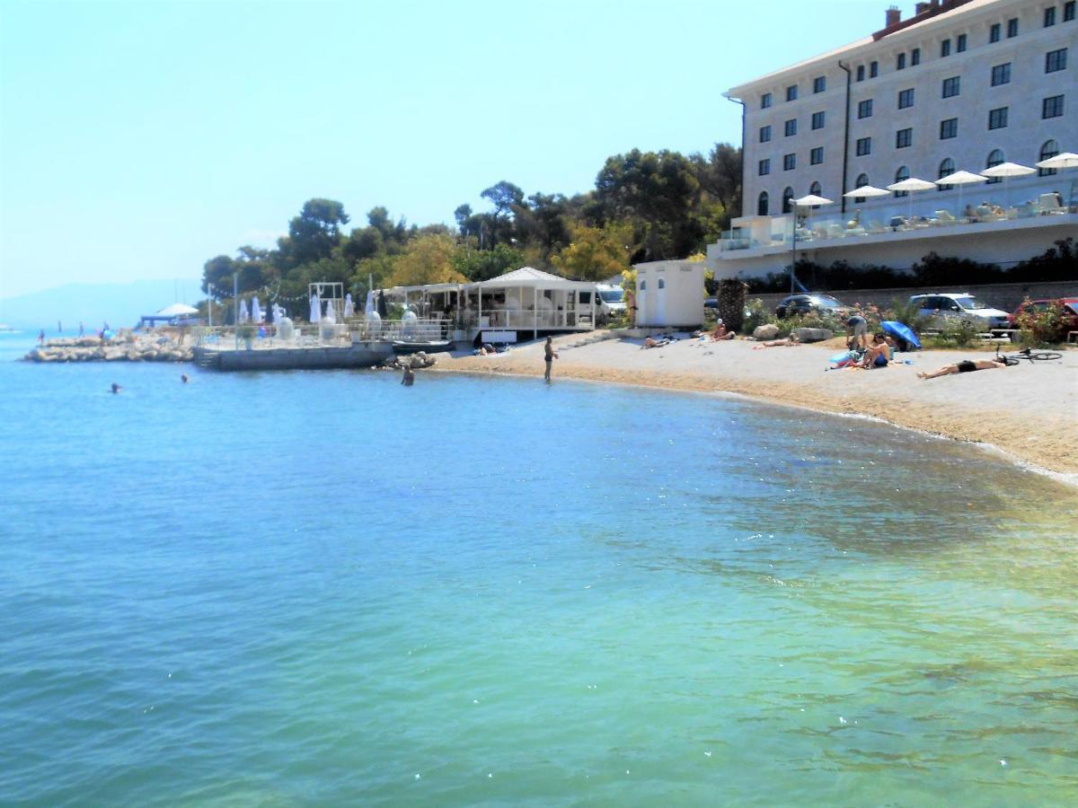 Apartments Bresan Trogir Exterior photo