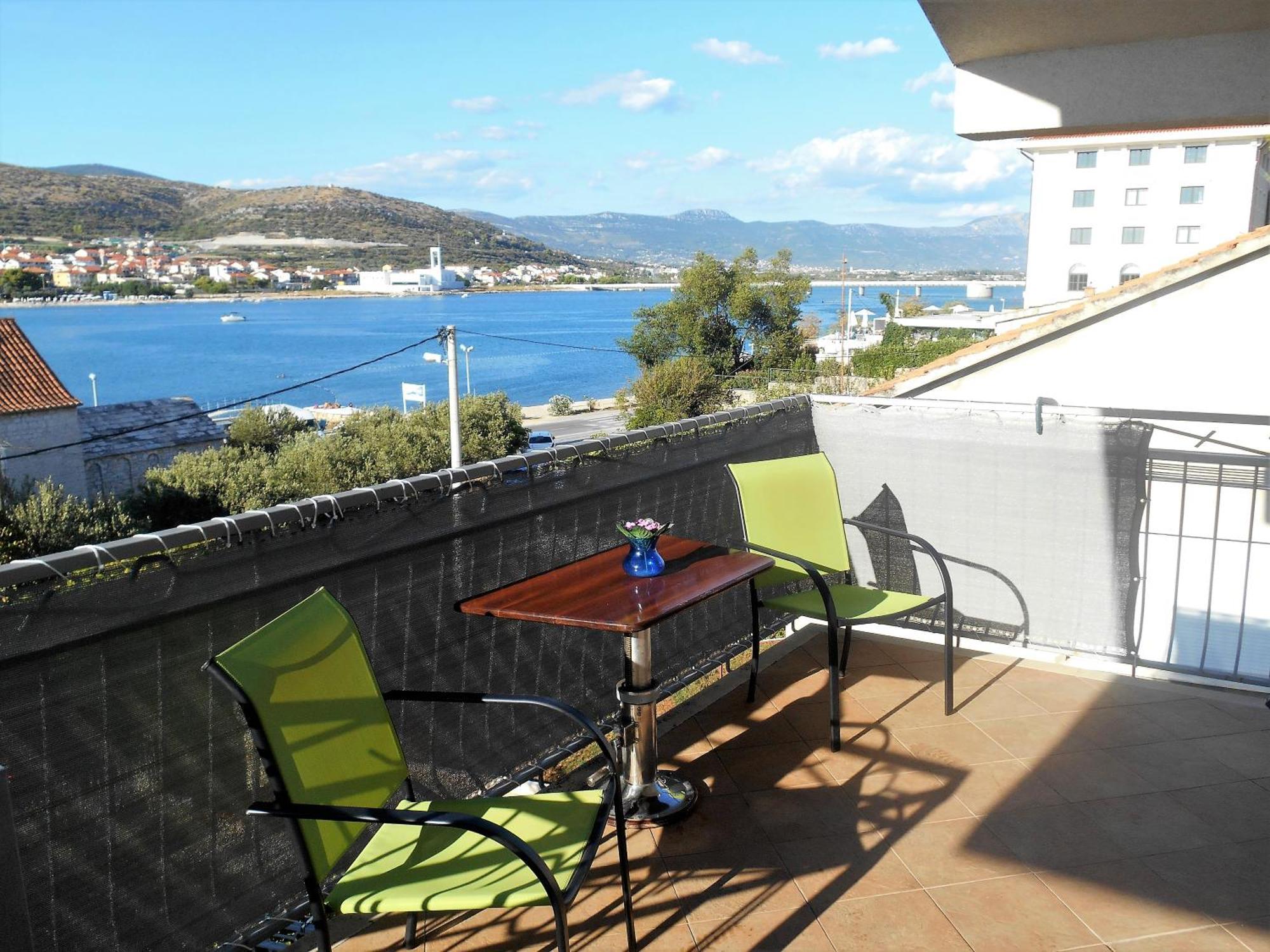 Apartments Bresan Trogir Exterior photo