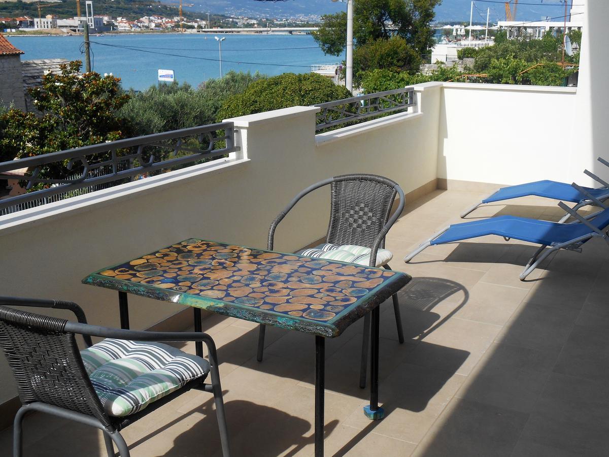Apartments Bresan Trogir Exterior photo